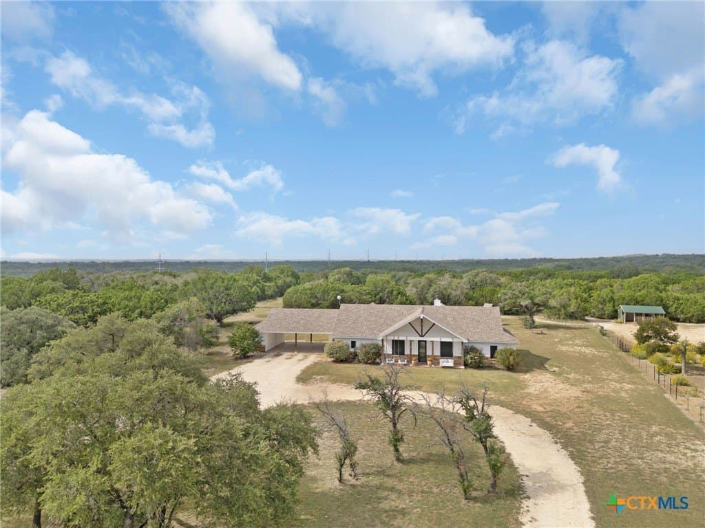 12.5 acres in Lampasas County gallery image 3