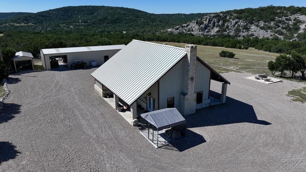 154 acres in Edwards County - photo 3