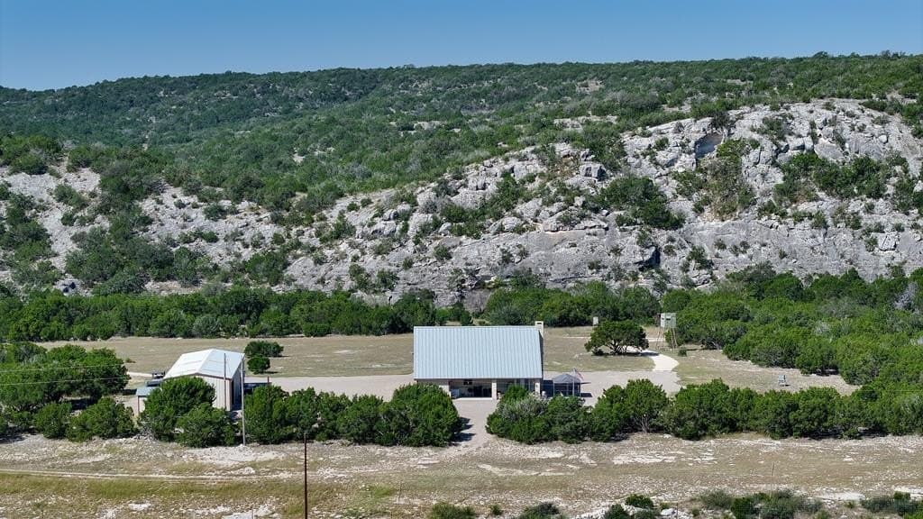 154 acres in Edwards County