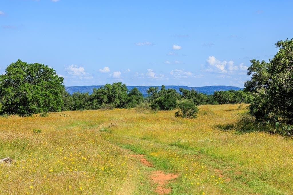 27.99 acres in Llano County