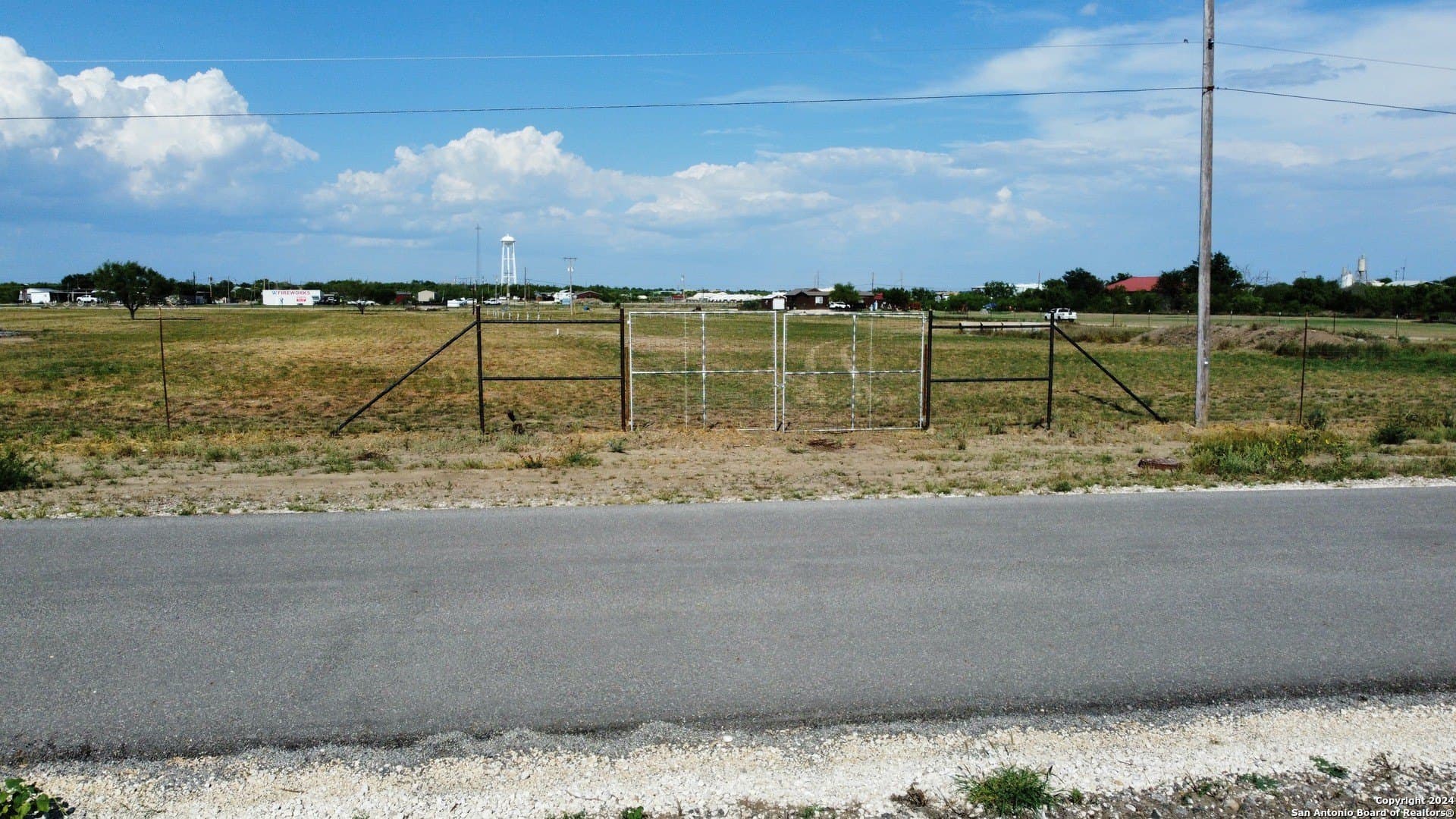 10 acres in Zavala County - photo 8