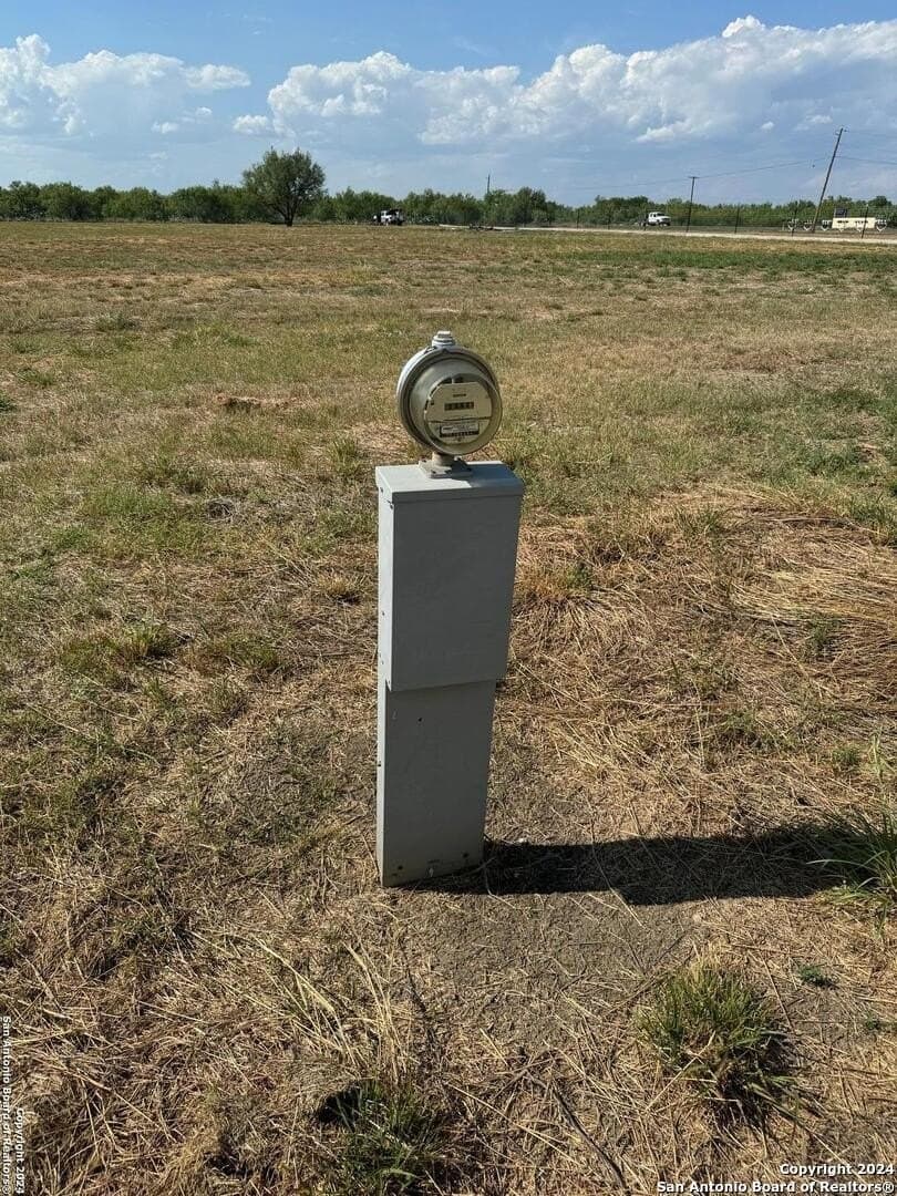 10 acres in Zavala County - photo 13