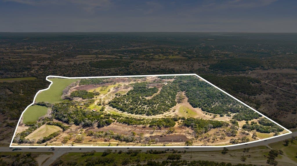 147 acres in Blanco County gallery image 4