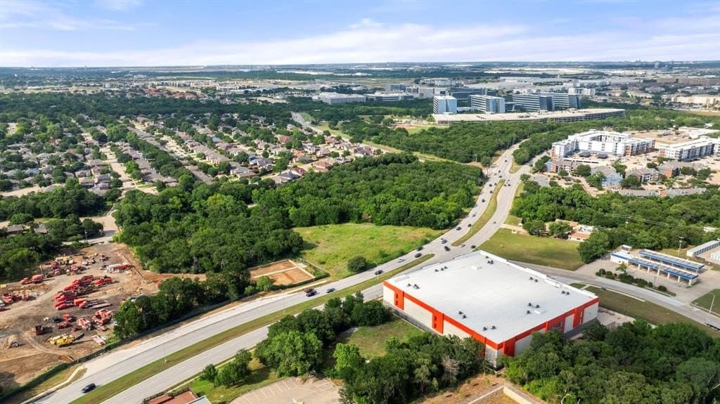 6.87 acres in Tarrant County gallery image 3