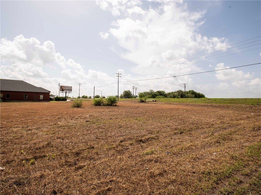 1.03 acres in Nueces County - photo 7