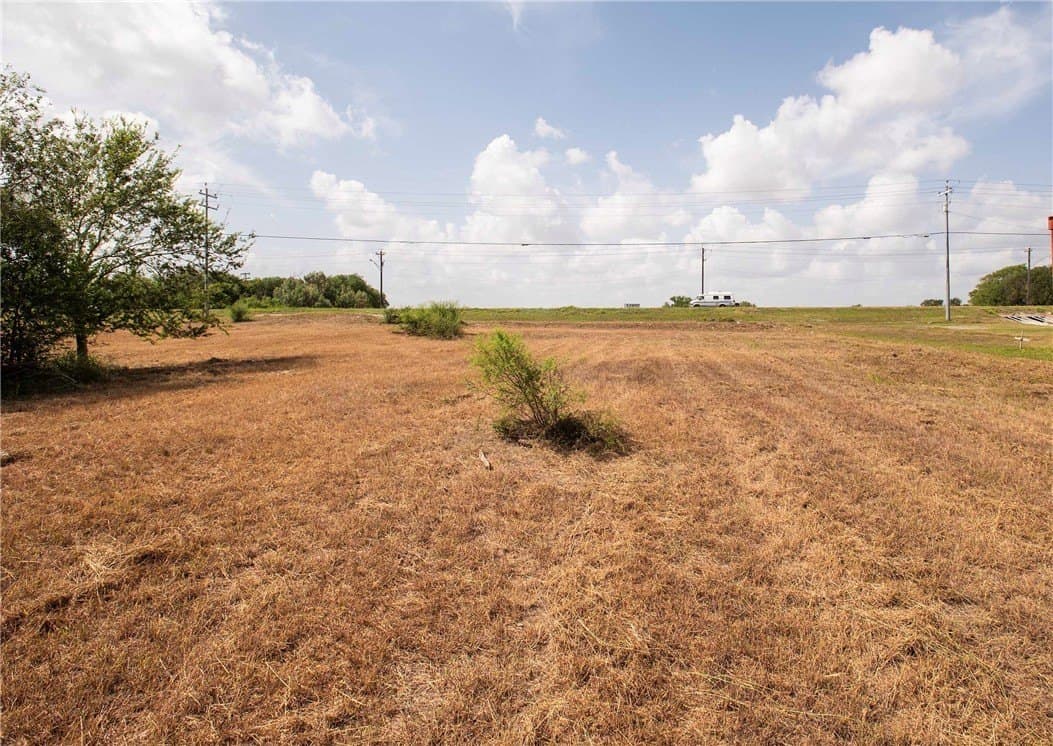 1.03 acres in Nueces County - photo 6