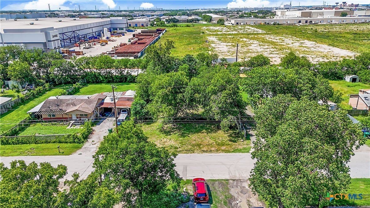 0.25 acres in Bexar County gallery image 4