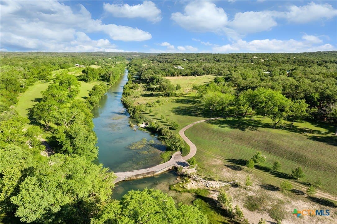 471 acres in Hays County