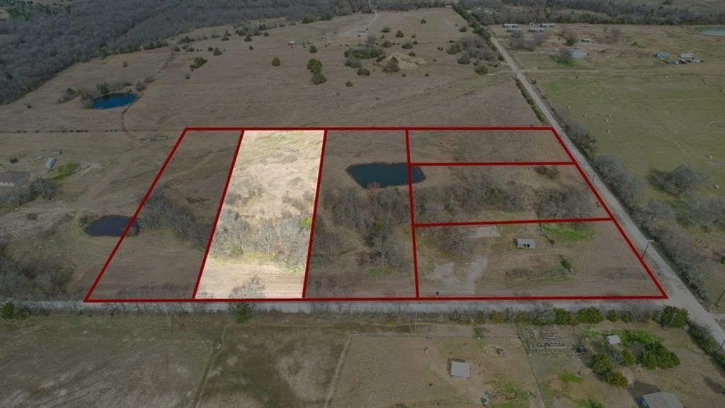 1.75 acres in Hunt County
