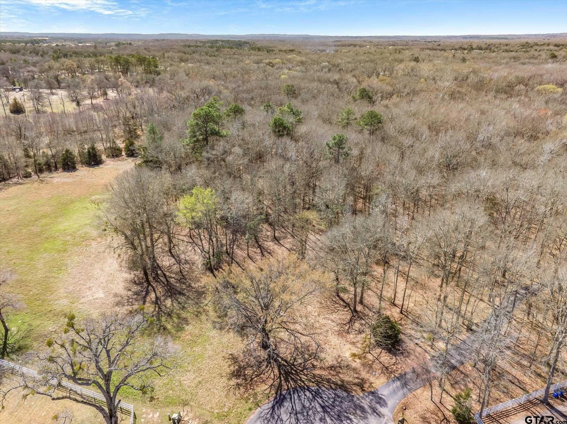 5.01 acres in Smith County gallery image 3