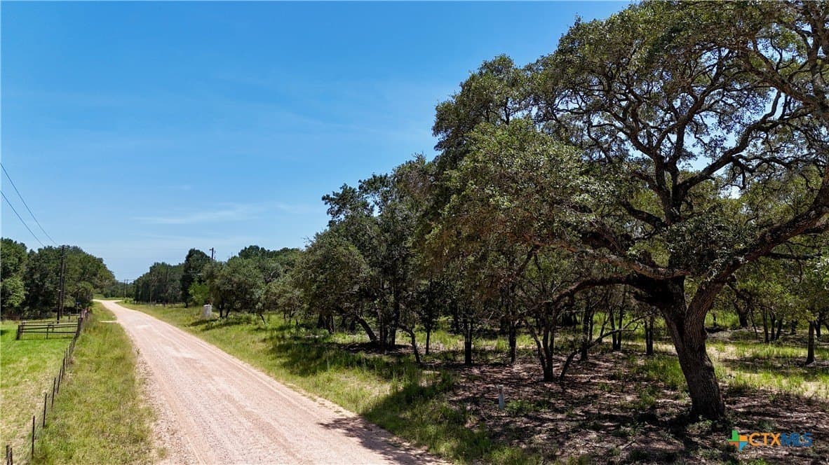 11.08 acres in Lavaca County