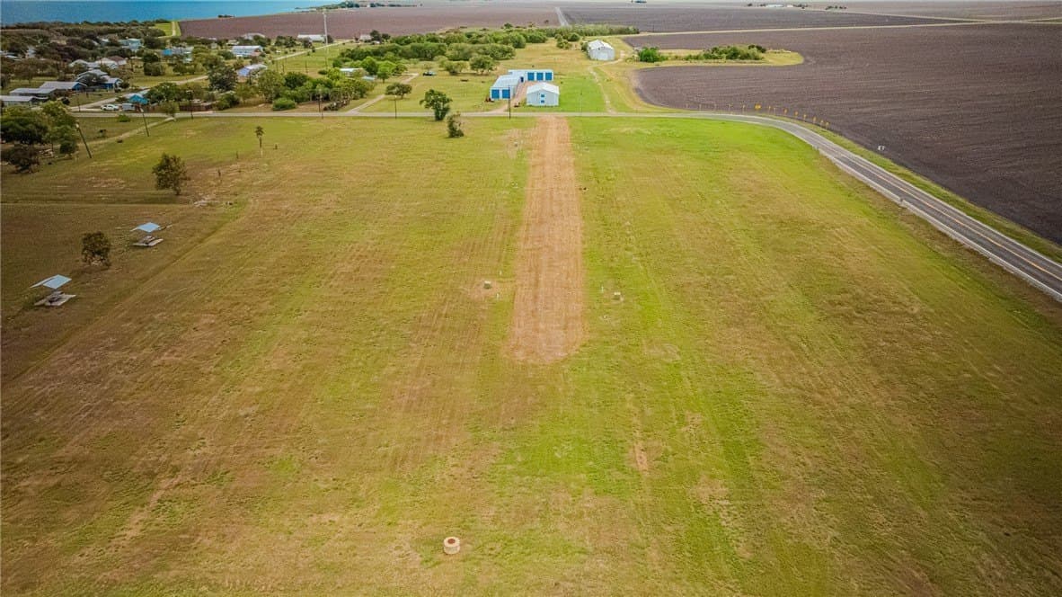 0.59 acres in Refugio County - photo 9