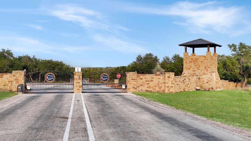 3.83 acres in Gillespie County - photo 8