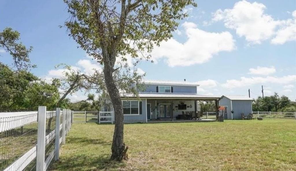 10.45 acres in Gillespie County