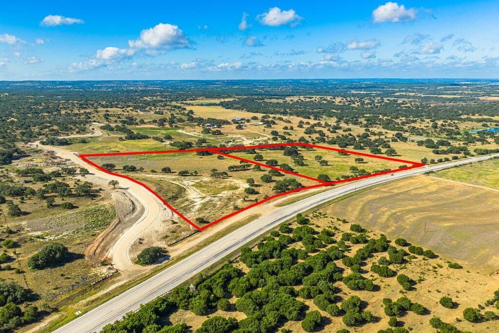 20 acres in Blanco County - photo 3
