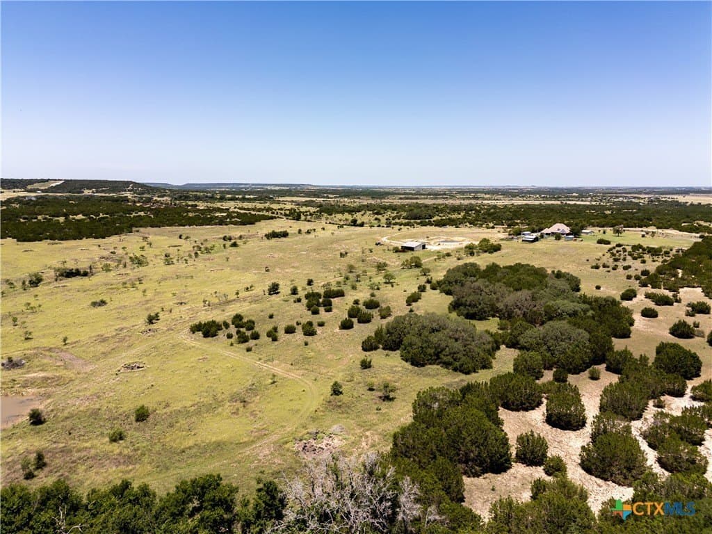 148 acres in Lampasas County