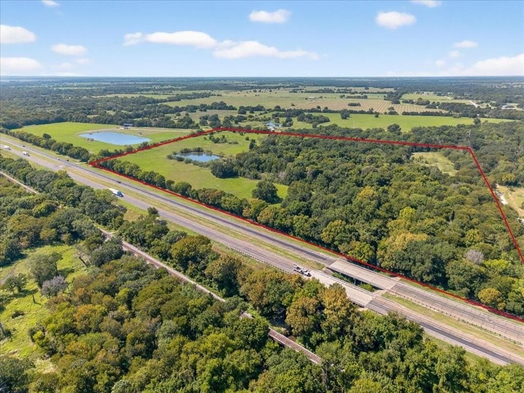 58.24 acres in Navarro County gallery image 2