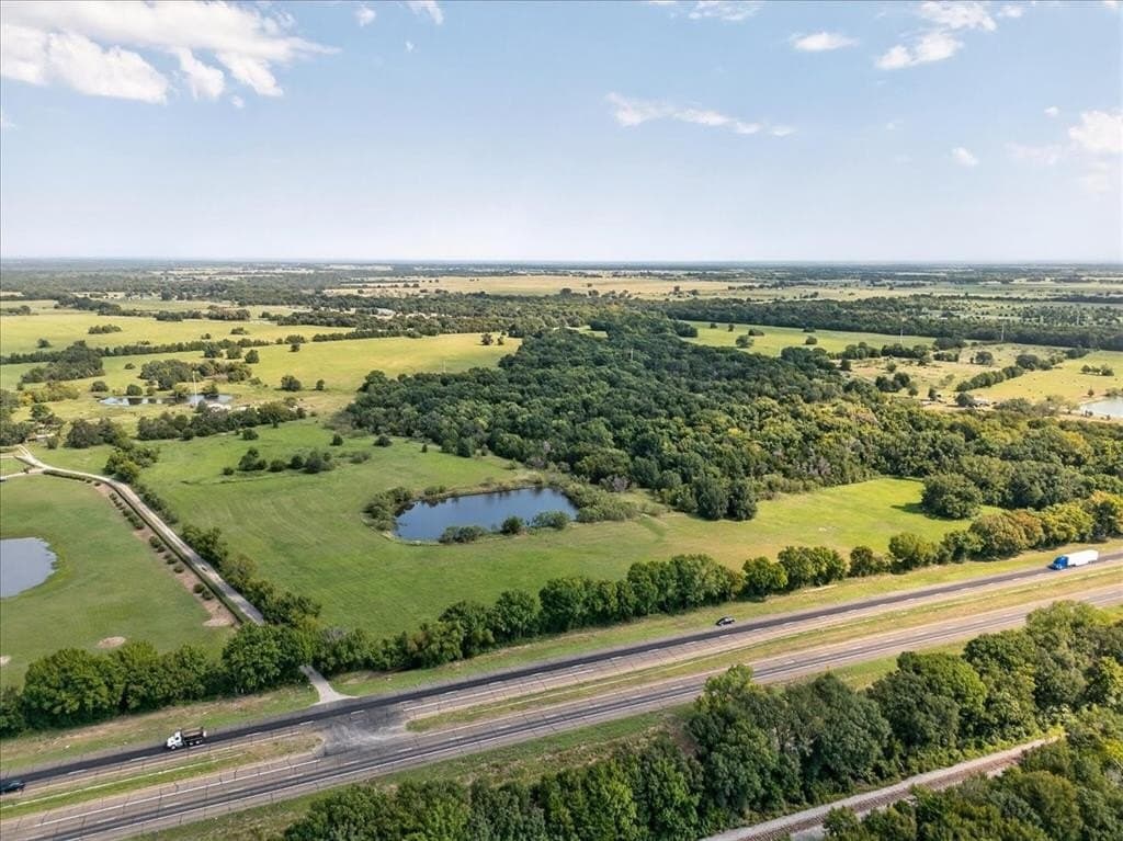 58.24 acres in Navarro County gallery image 3