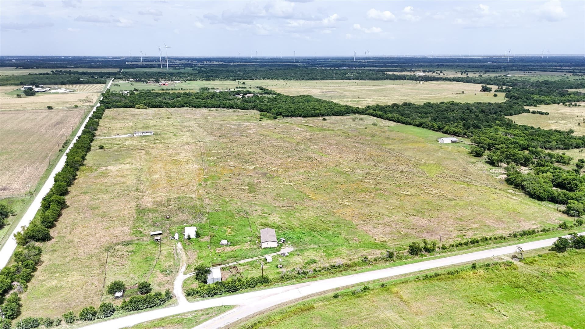 10 acres in Hill County gallery image 4