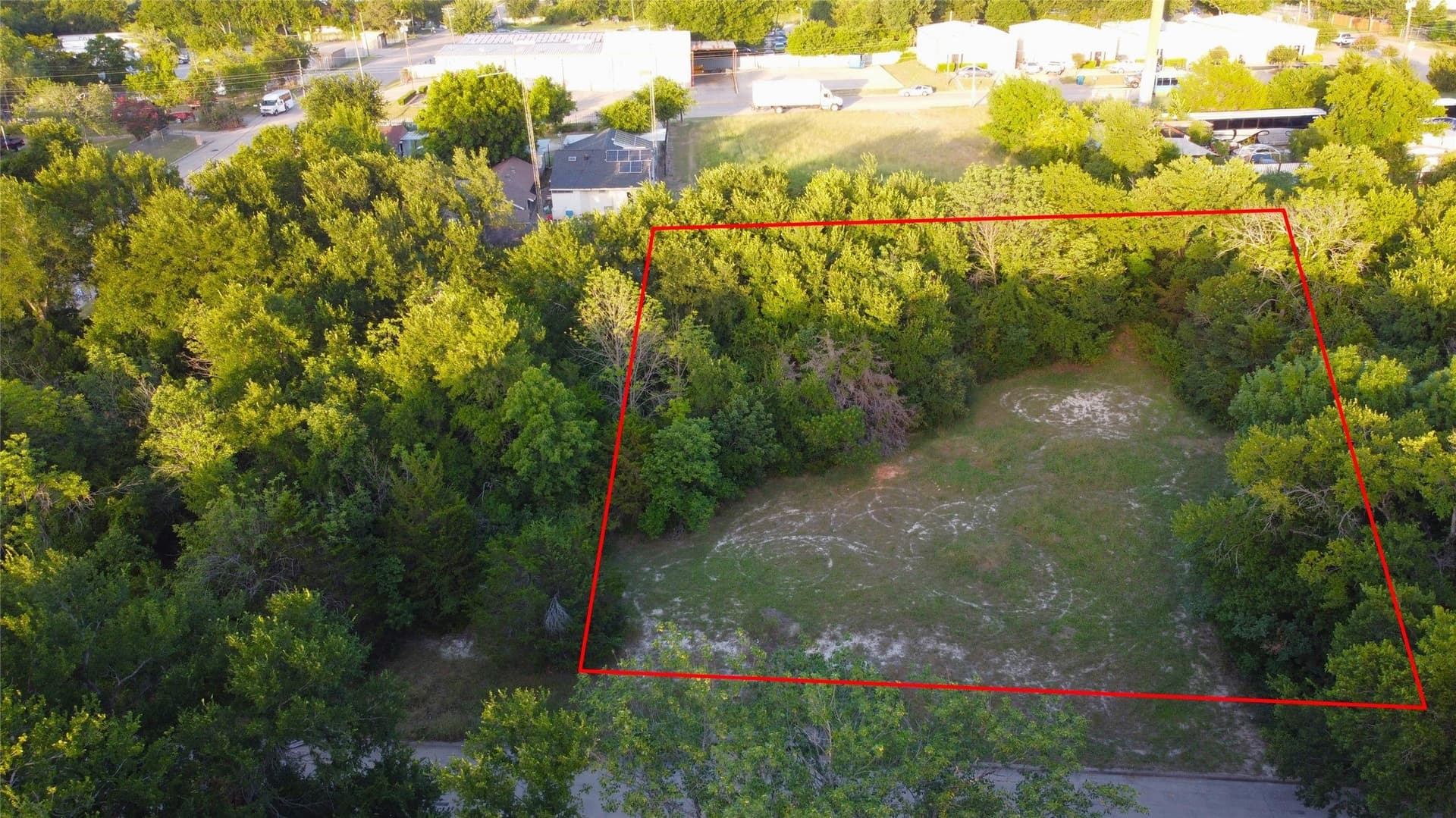 0.35 acres in Dallas County gallery image 2