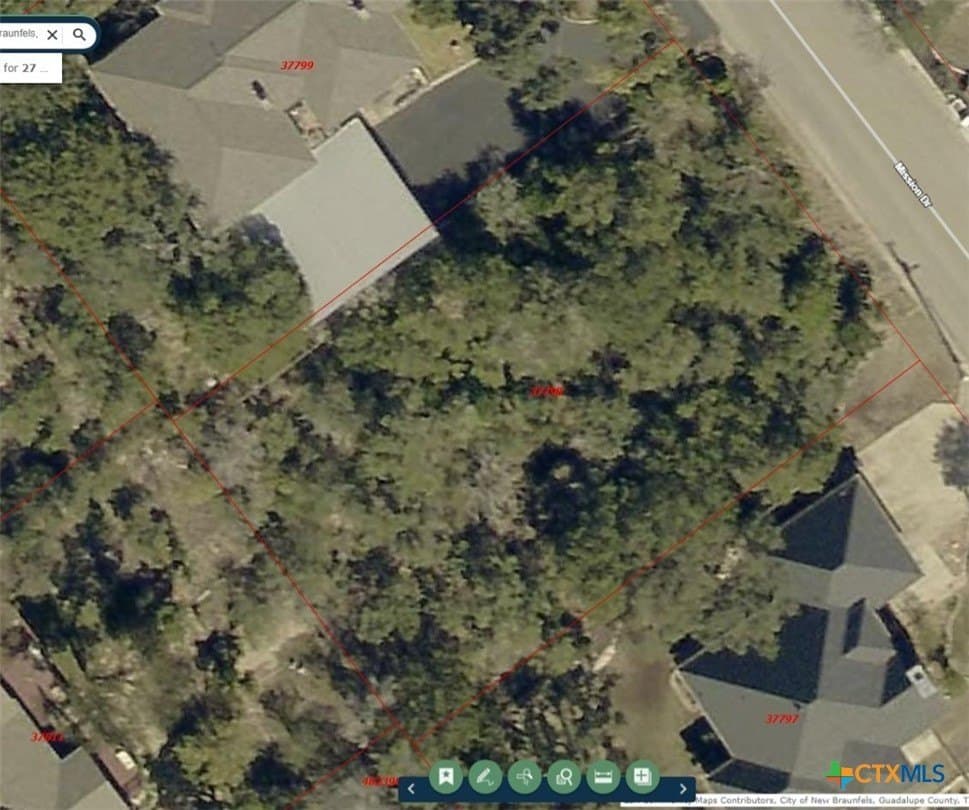 0.37 acres in Comal County
