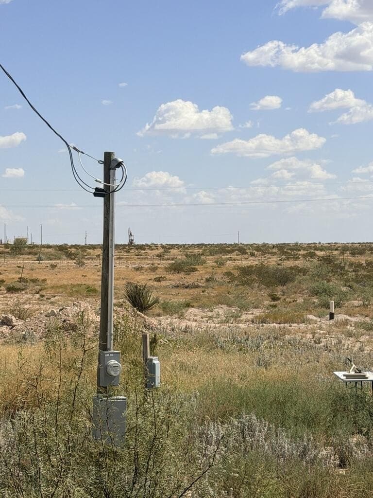 2 acres in Crane County - photo 2