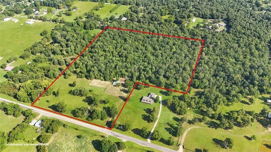 26 acres in Lamar County