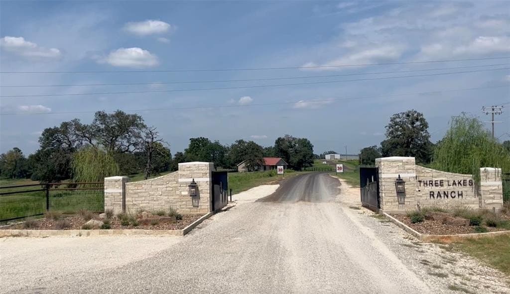 10 acres in Leon County