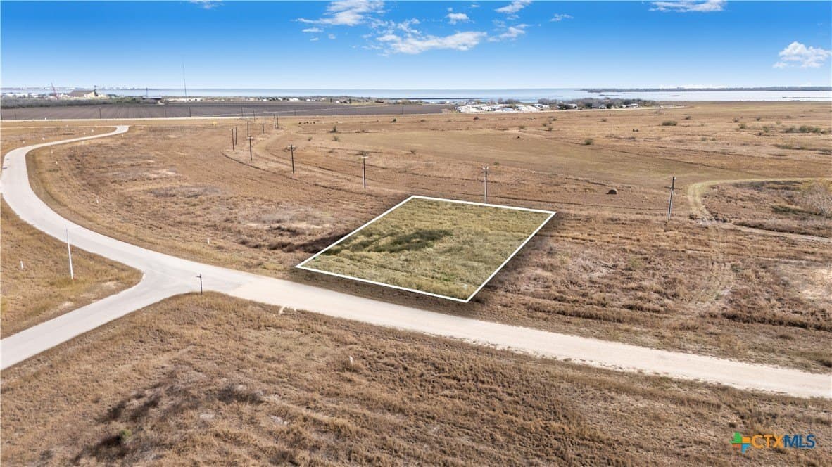 0.87 acres in Calhoun County