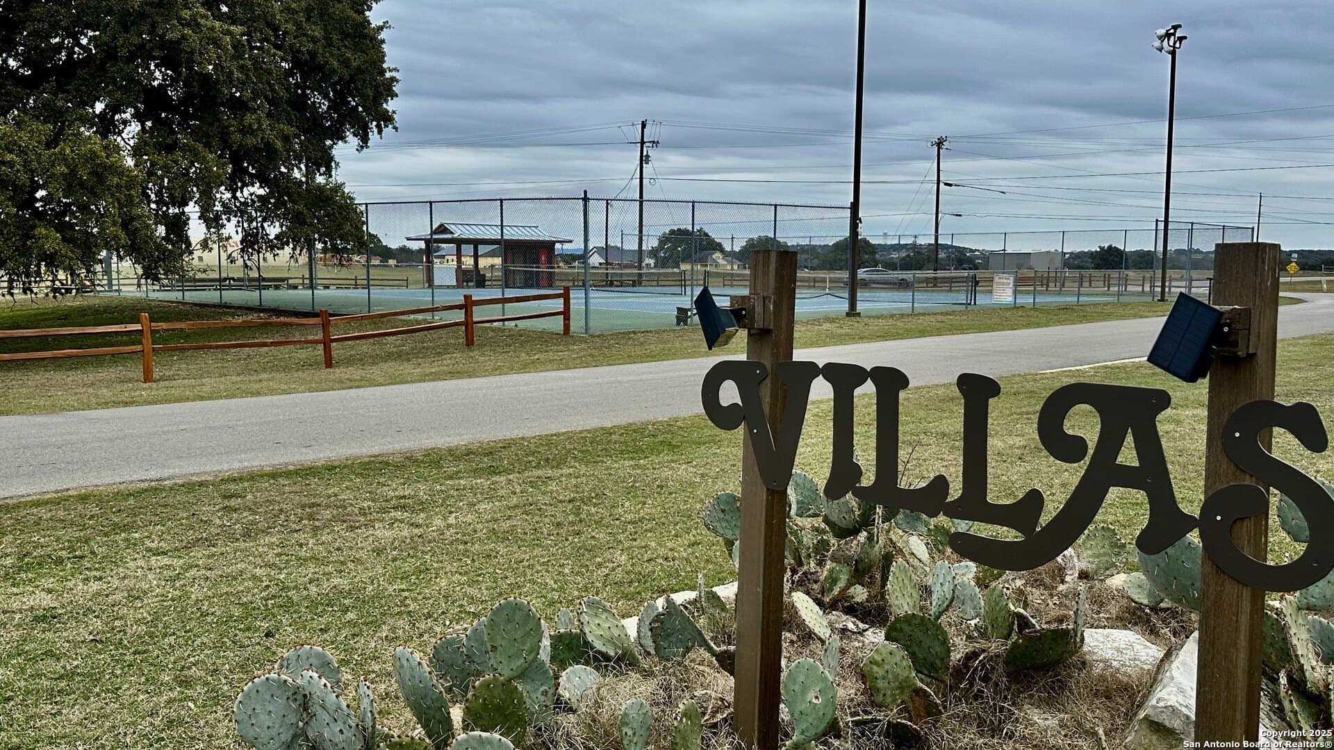 0.28 acres in Bandera County - photo 13