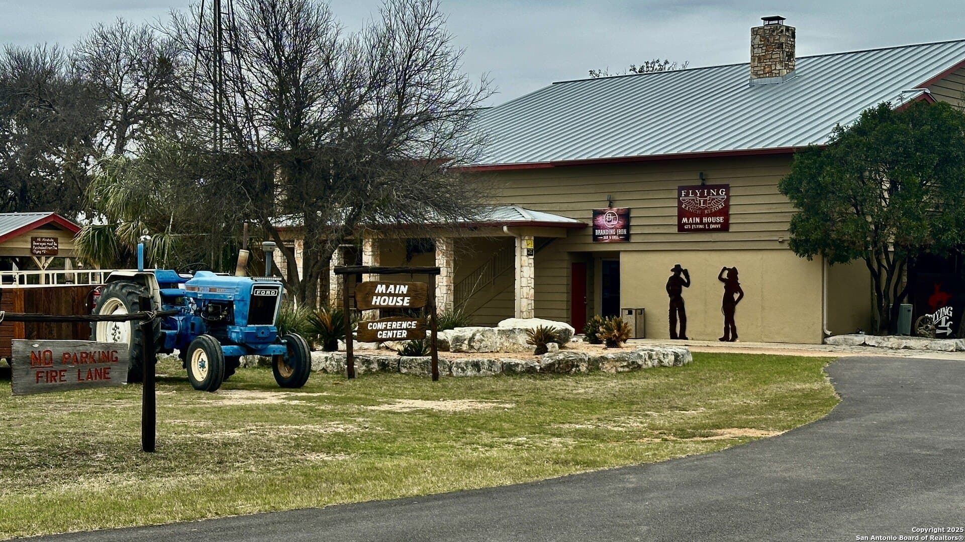 0.28 acres in Bandera County - photo 12