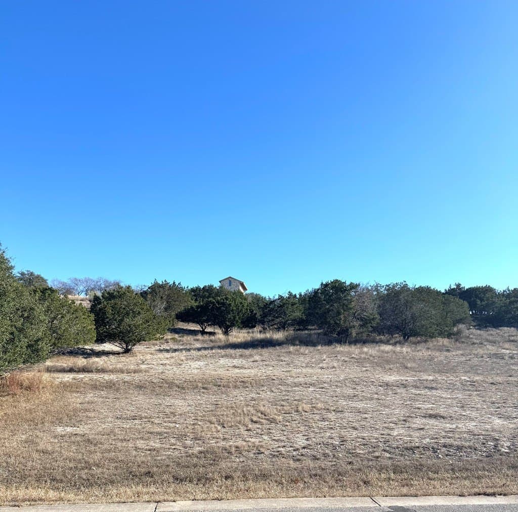 1.45 acres in Kerr County gallery image 2