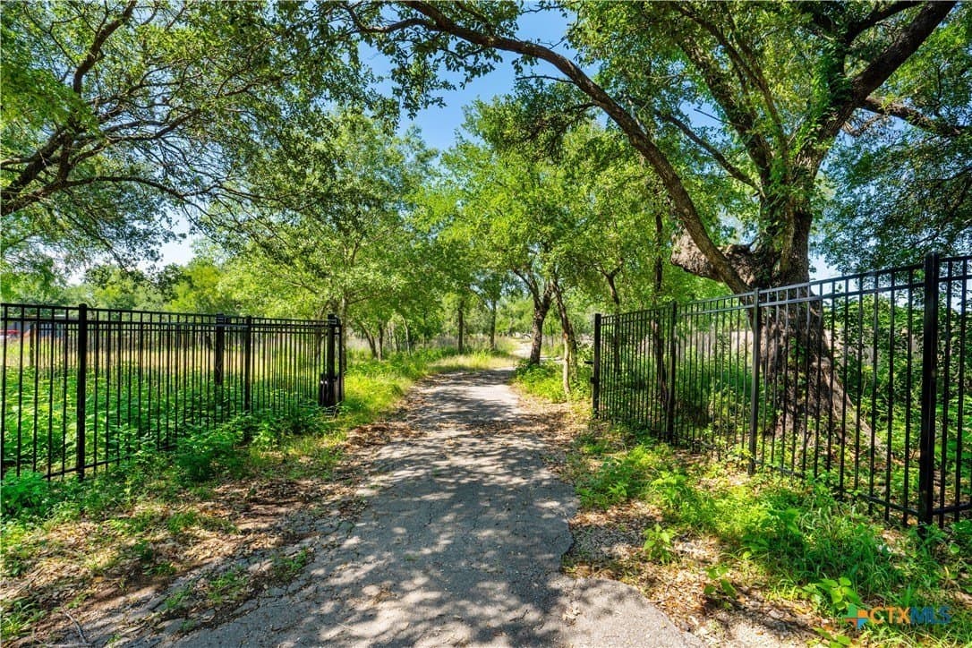 2.57 acres in Bell County gallery image 3