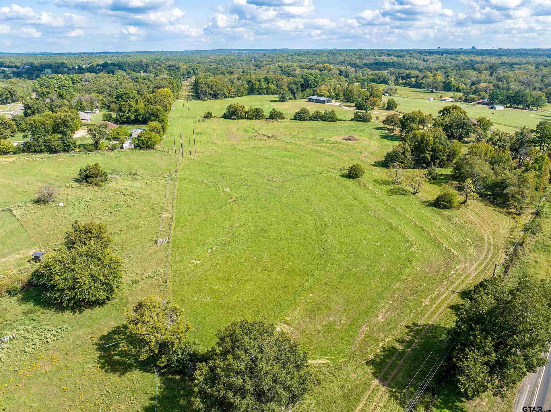 33.76 acres in Smith County