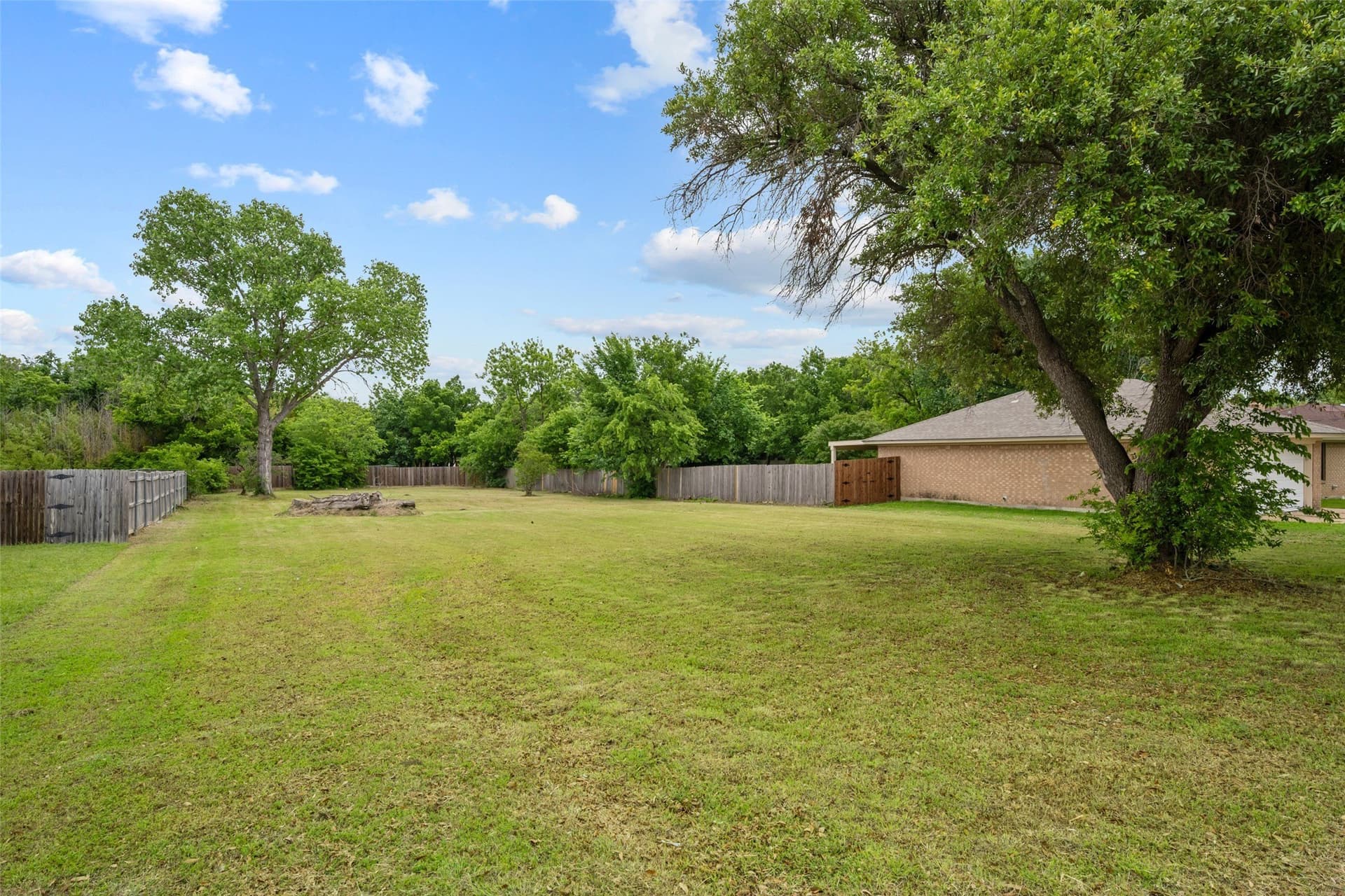 0.39 acres in Tarrant County - photo 9