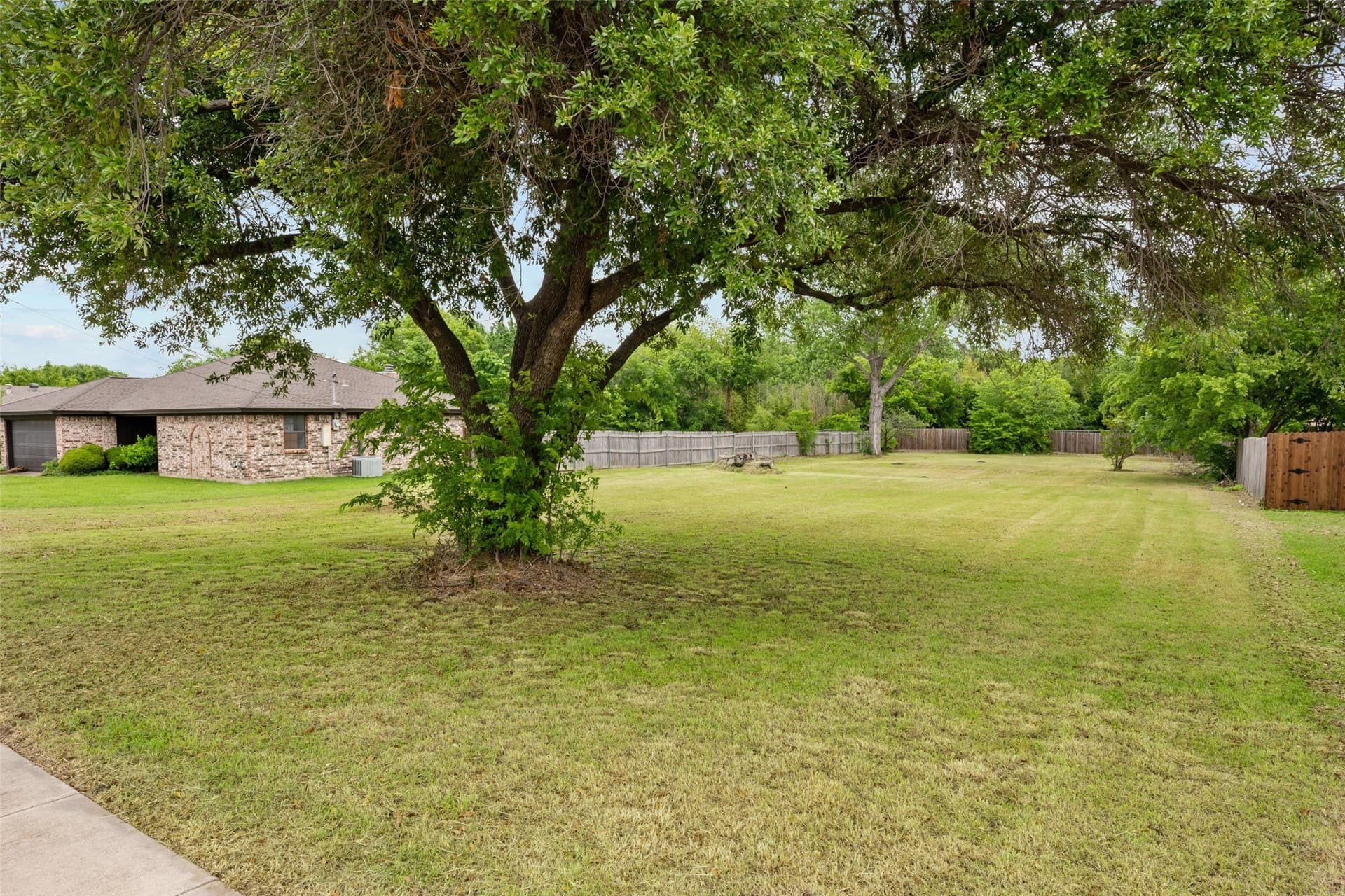 0.39 acres in Tarrant County - photo 8