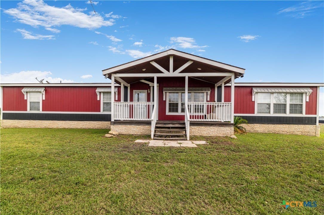 15 acres in Lavaca County