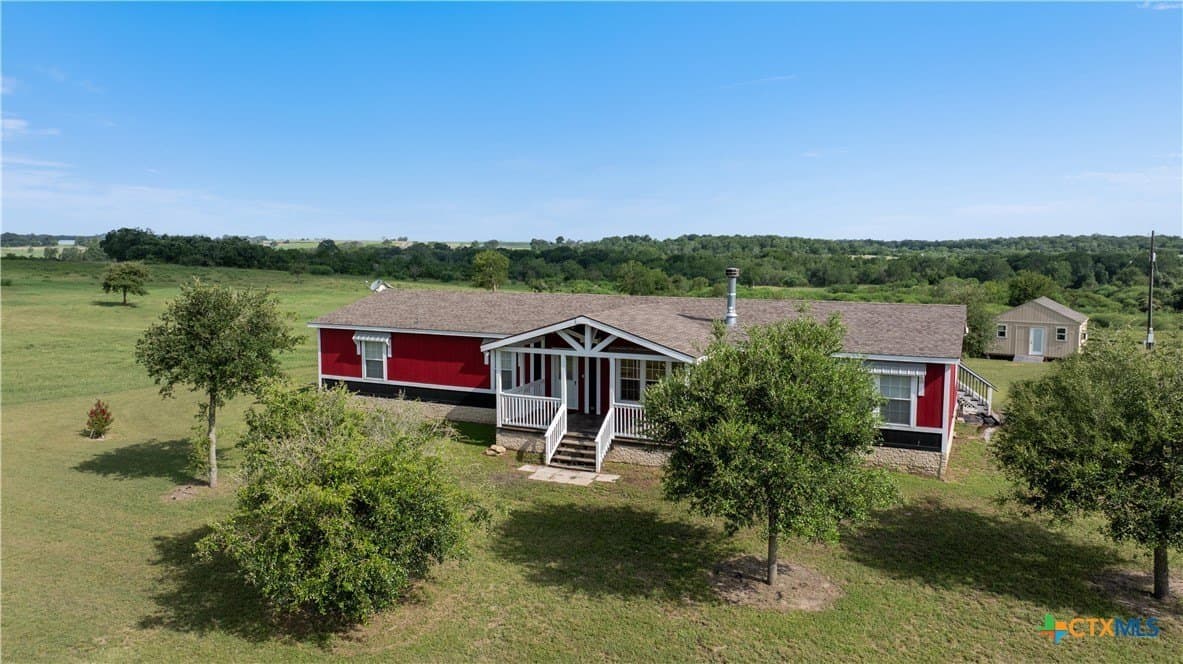 15 acres in Lavaca County gallery image 4