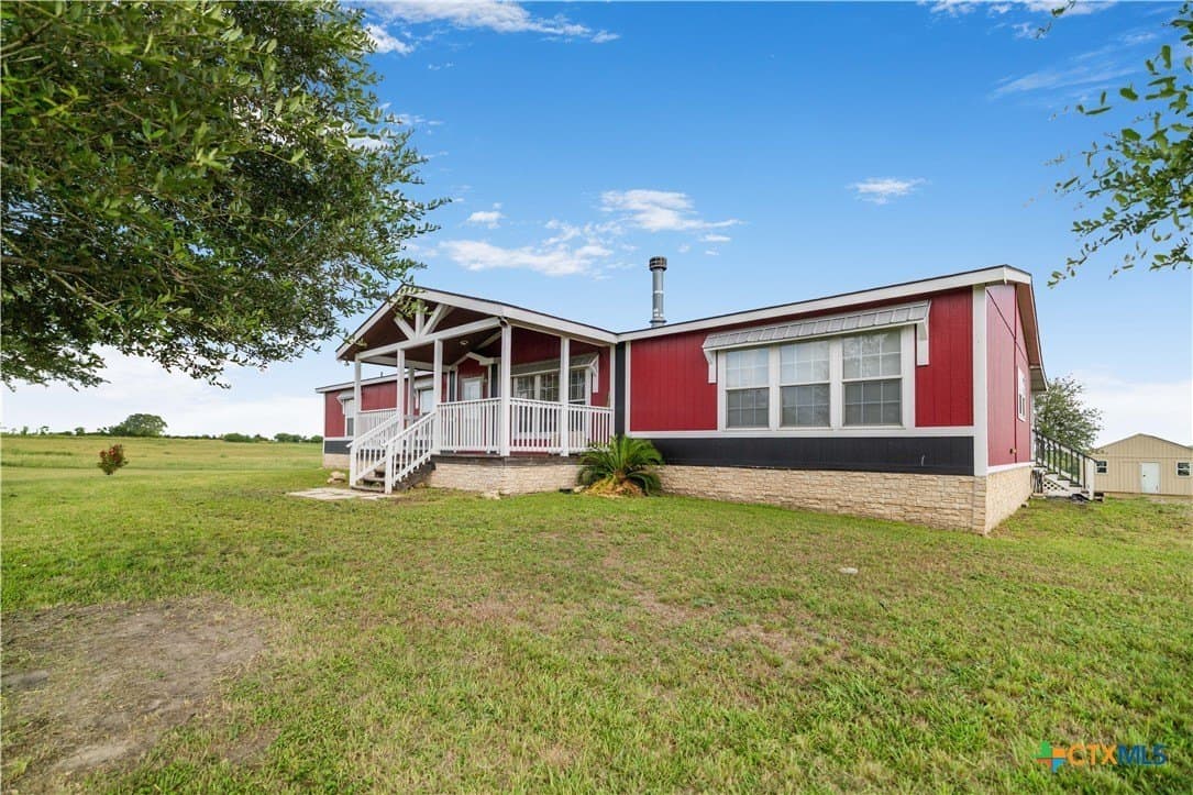 15 acres in Lavaca County gallery image 2