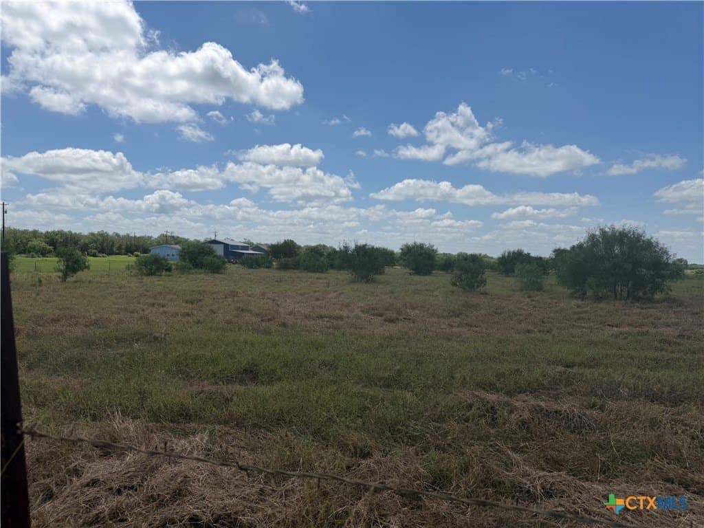 2.8 acres in Wilson County gallery image 3