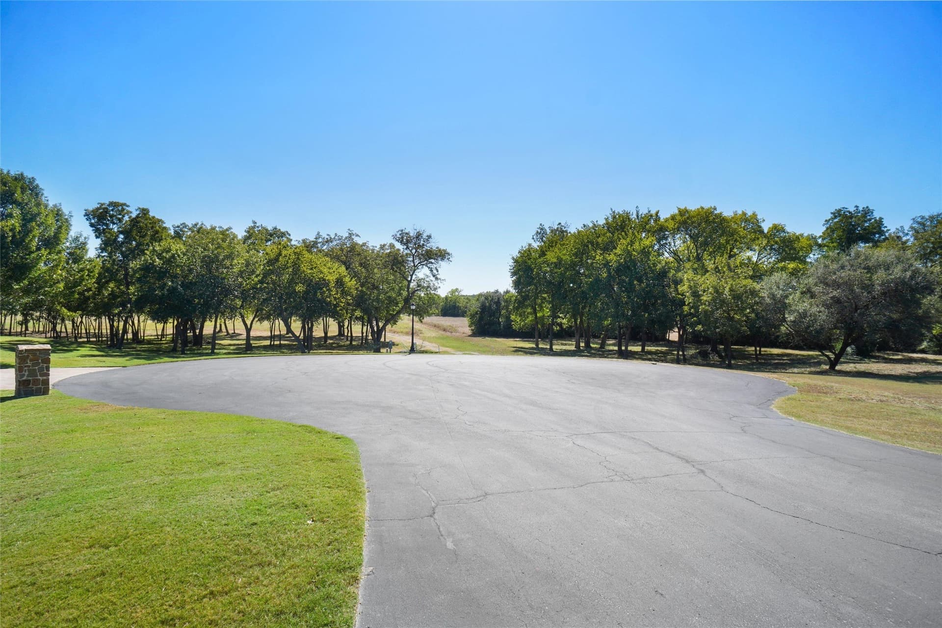 8.81 acres in Tarrant County gallery image 4