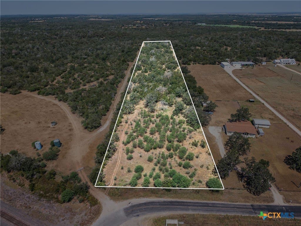 10.36 acres in Guadalupe County - photo 4