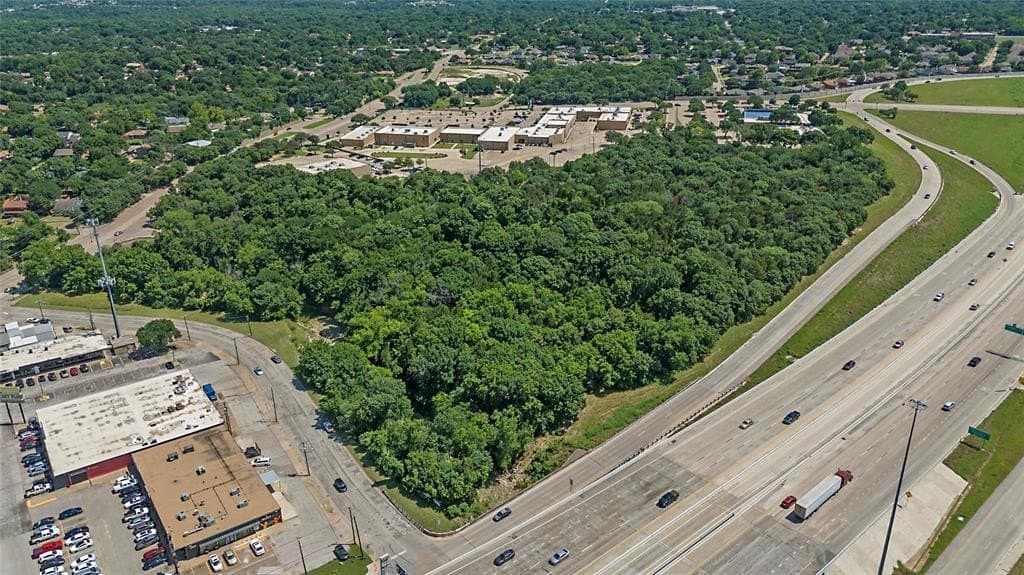 11.25 acres in Dallas County gallery image 2