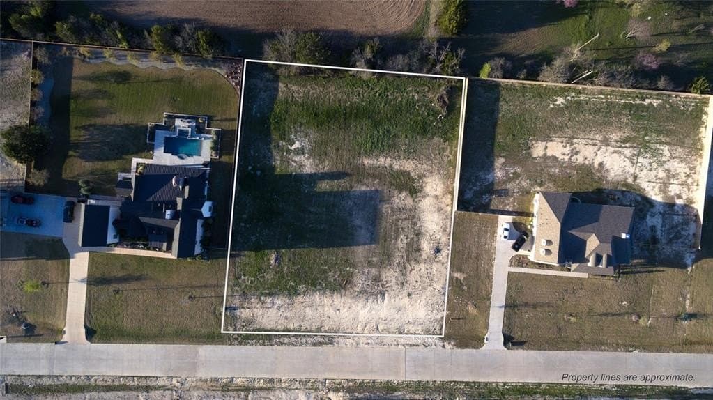1.04 acres in Ellis County gallery image 3