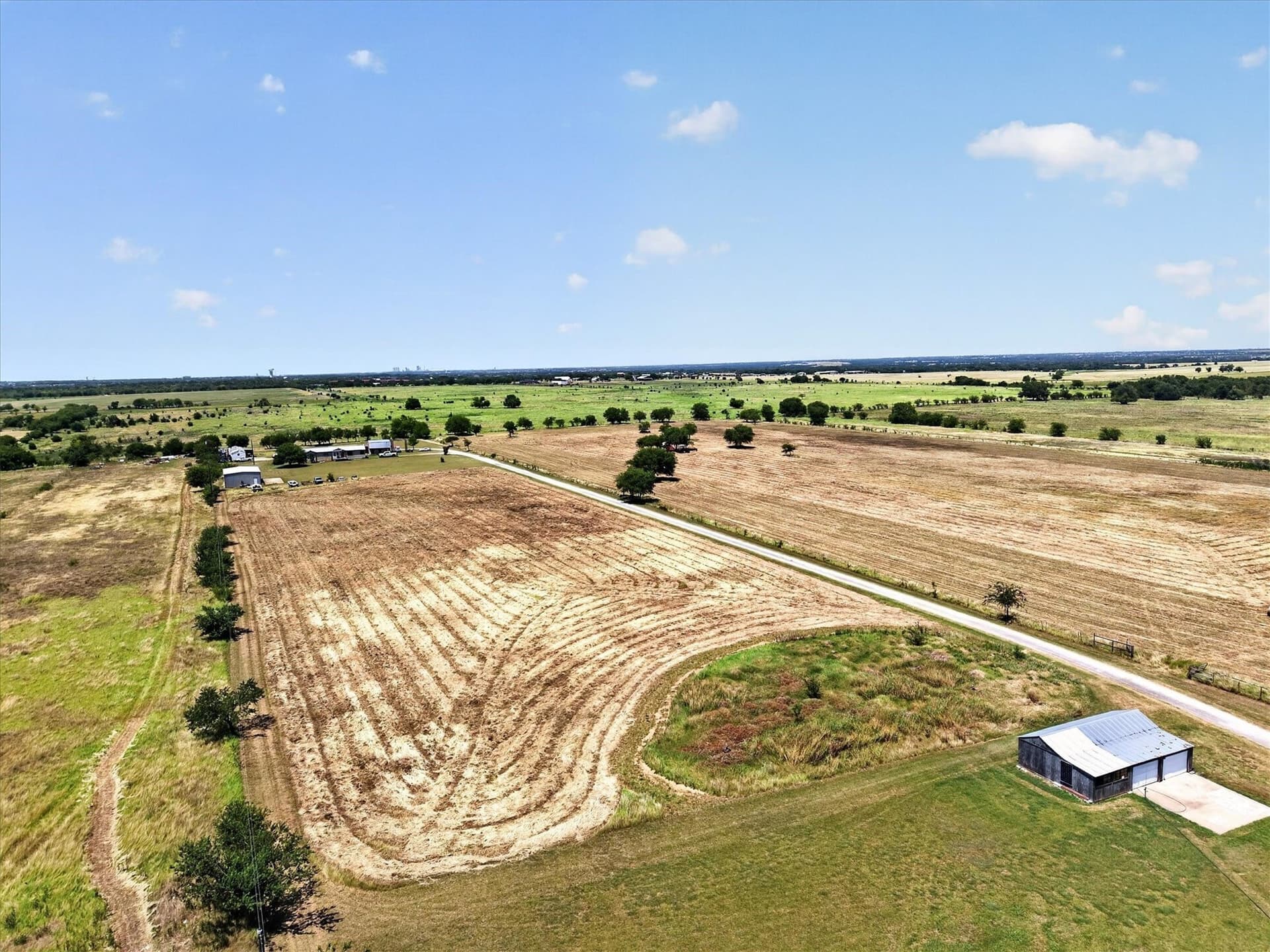 1.02 acres in Ellis County gallery image 3