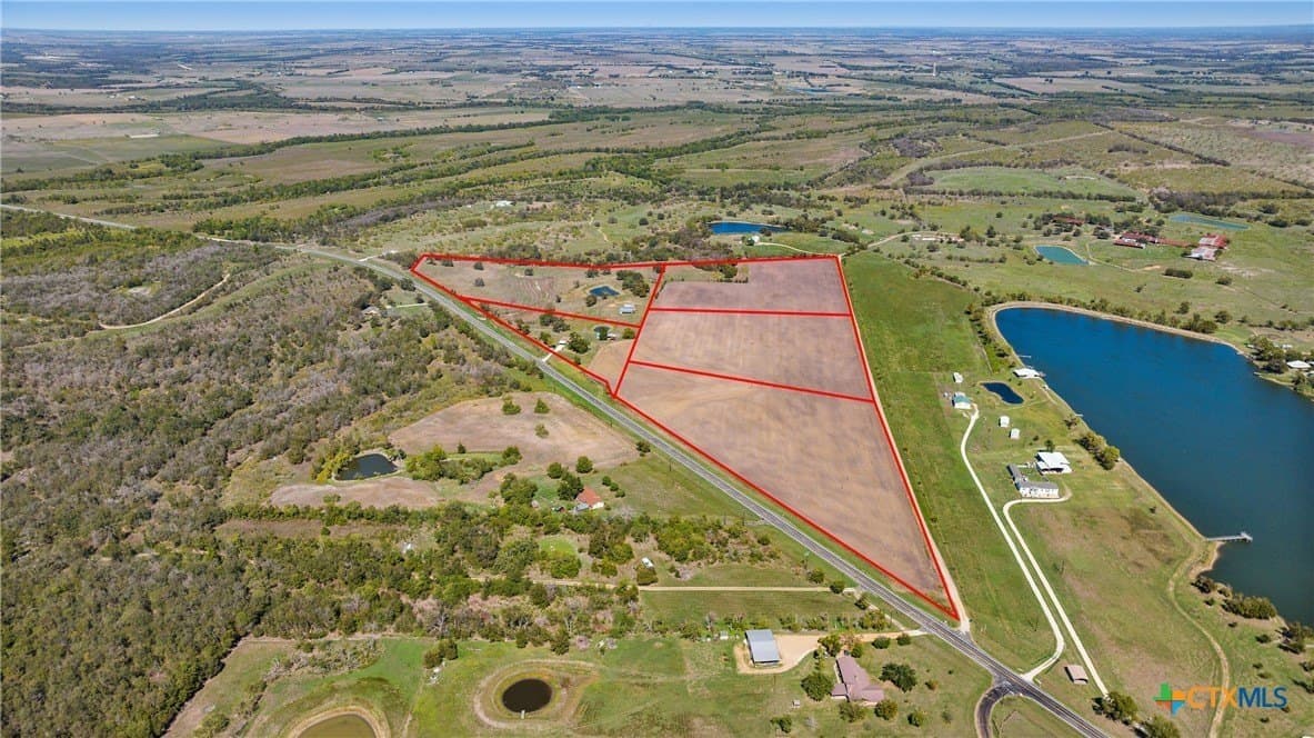 10 acres in Milam County gallery image 3