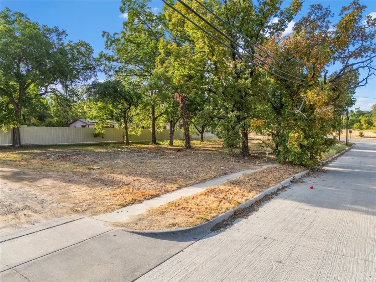0.26 acres in Tarrant County - photo 14