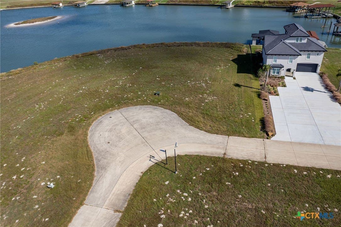 0.65 acres in Calhoun County