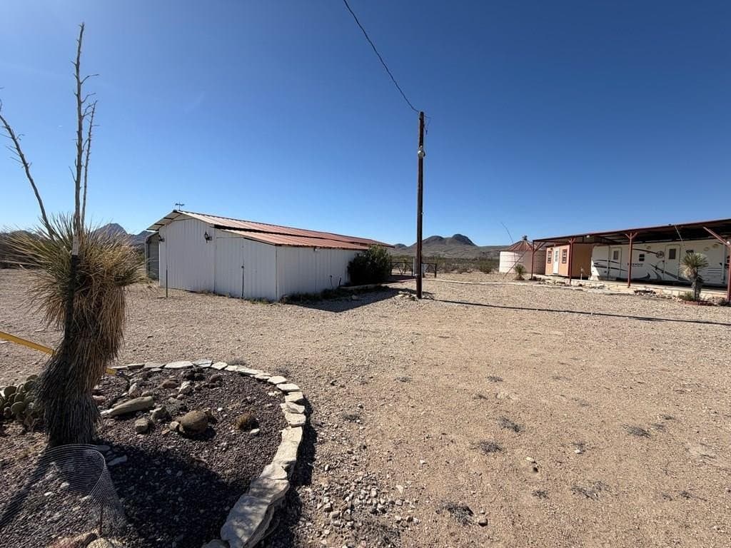 20 acres in Brewster County