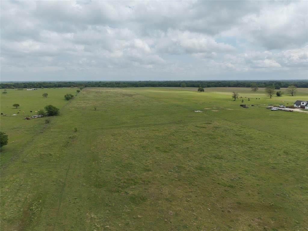 25 acres in Navarro County